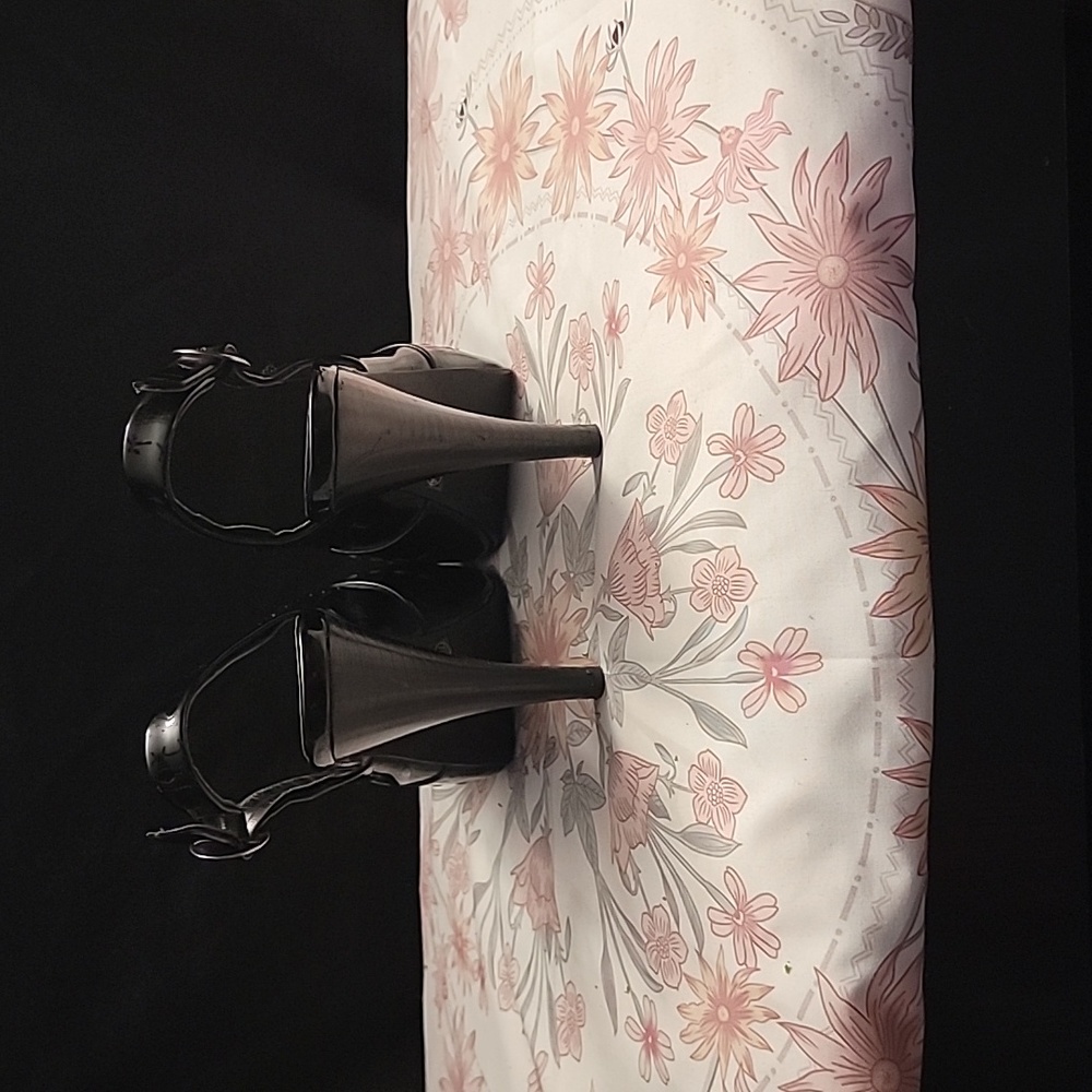 Black heals - Picture 4 of 5